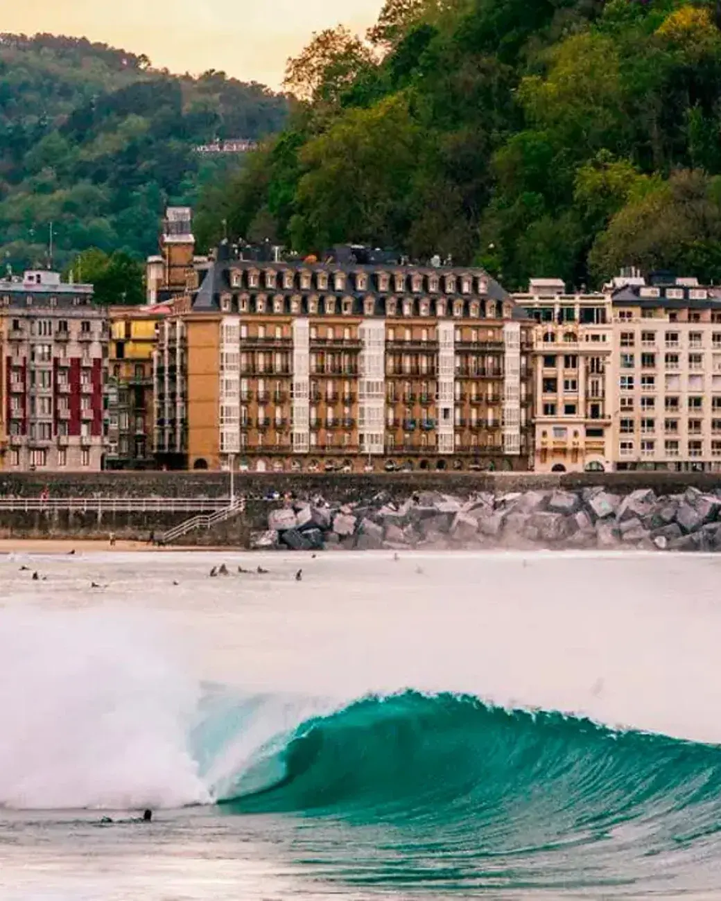 Surf breaking on Zurriola beach